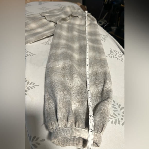 Reformation Long-sleeve shirt/ buttons Size XS - Picture 9 of 9